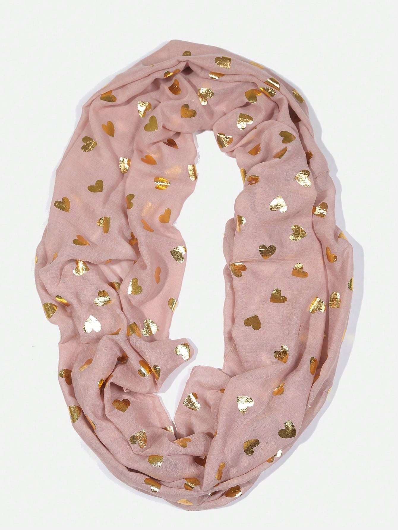 Snood femme coeur sur fond blanc